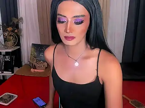 Queeny_Cassandran Webbikameraesitys