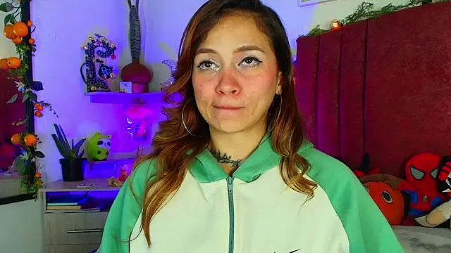 alisson_zafiro_ Adlı Modelin Canlı XXX Sohbeti