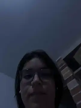 MiaMillers28 Adlı Modelin Canlı XXX Sohbeti