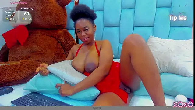 hazellaneen Live XXX chat