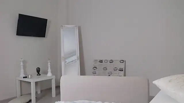 InesNovan Live XXX chat