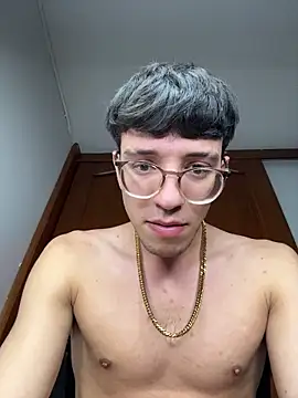 ArthurDaviess Chat XXX live