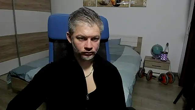 Show modela RobbyShawz na web-kameri