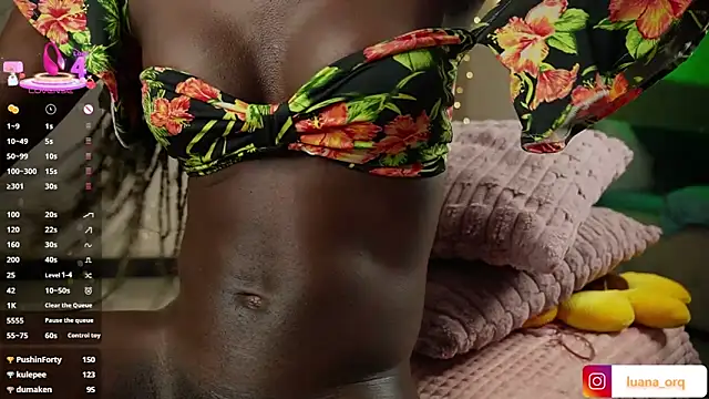 LuanaRisqueのウェブカメラショー