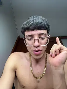 Pokazy przed kamerką – ArthurDaviess