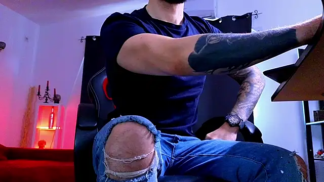 Czat XXX na żywo – MightyAaron66