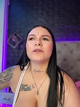 Živý XXX chat Megaan__More