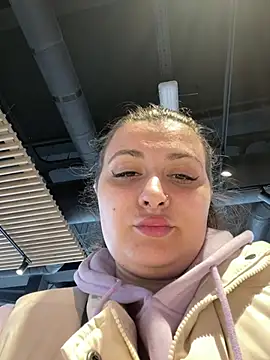 Chat +18 de Jadellina ao vivo