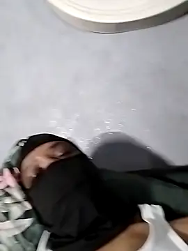 Show modela alfiebrown007 na web-kameri