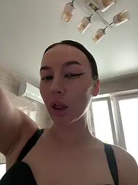 RollDollsi: вебкам-шоу