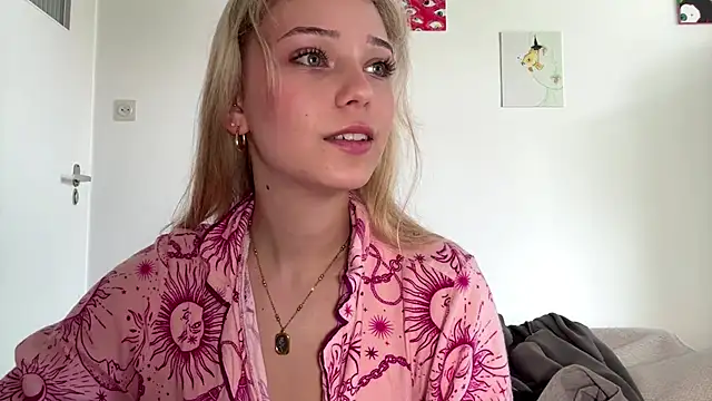 SourMiddayn Webbikameraesitys