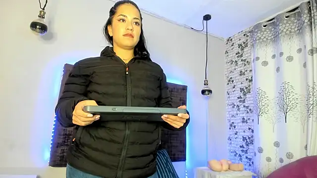 Chatroom XXX en direct de thyra-corall