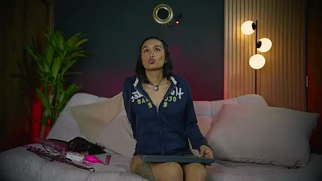 charlottehershel02's Live XXX Chat