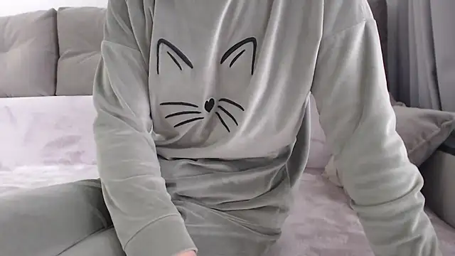 _JustmeHere_ Adlı Modelin Canlı XXX Sohbeti