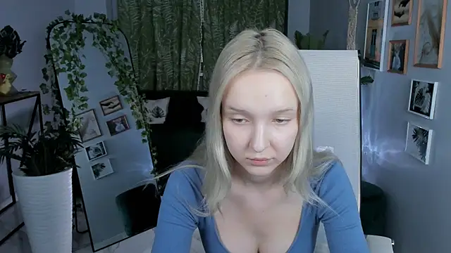 MaoqiBeverly Adlı Modelin Canlı XXX Sohbeti