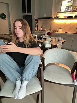 Pertunjukan Kamera Web Nura_n_Sarah