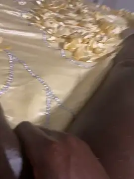 ytgyfyfuflgkyf: διαδικτυακό σόου στην κάμερα