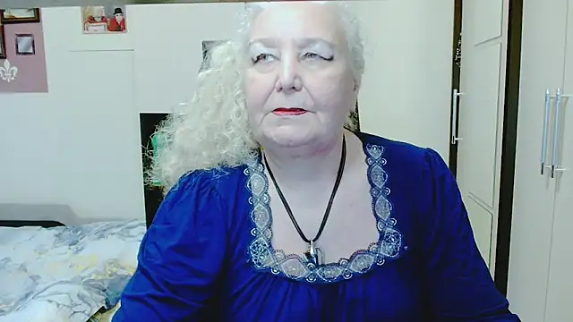 GrannyAlisa's Live XXX Chat