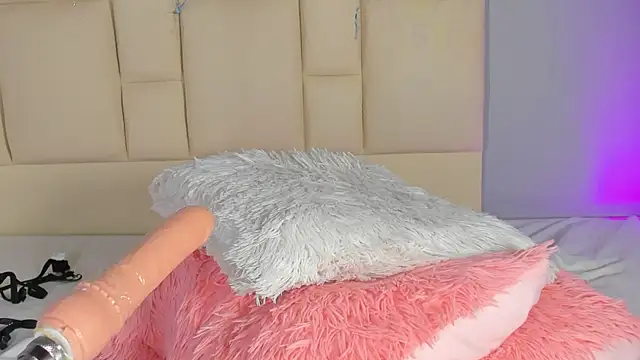 Chatroom XXX en direct de EmmaLawrence_