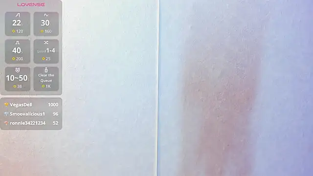 Demian_Hush: διαδικτυακό σόου στην κάμερα