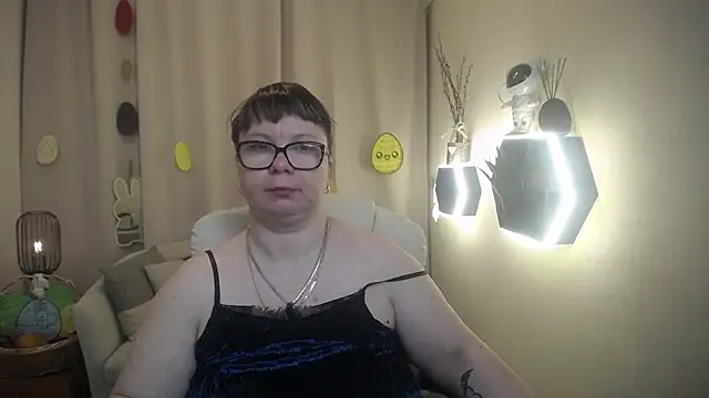 BonnnyBoobsy Adlı Modelin Canlı XXX Sohbeti