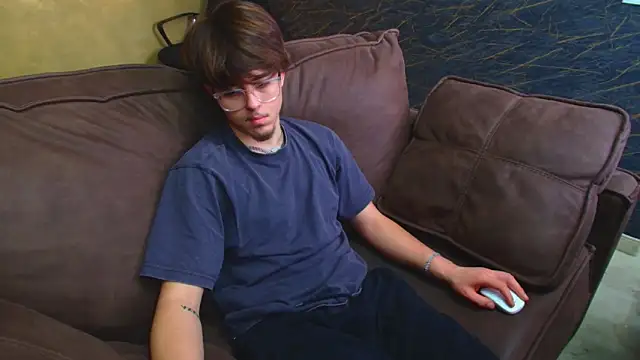 Pertunjukan Kamera Web BodhiHayes