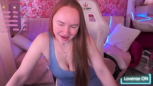 MiaRedFox's Live XXX Chat