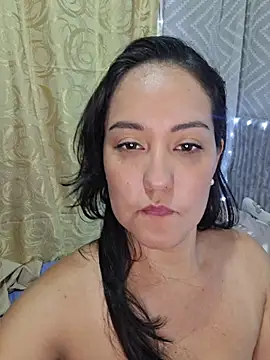 แชท XXX สดของ HairyAmara