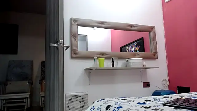 Show modela milan_sofia69 na web-kameri