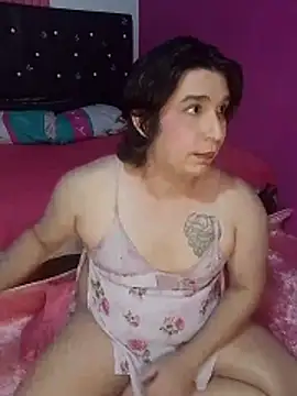 Kaissydoll: διαδικτυακό σόου στην κάμερα