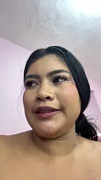 Pertunjukan Kamera Web LunaaRosse