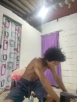 Larry-n-clouds Show in webcam