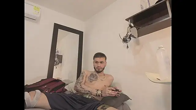 RyanMira 现场XXX聊天