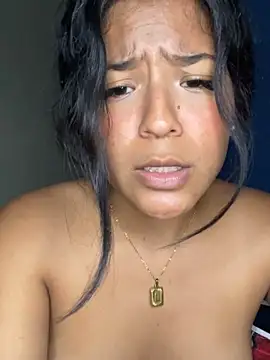 Pertunjukan Kamera Web LeahBar