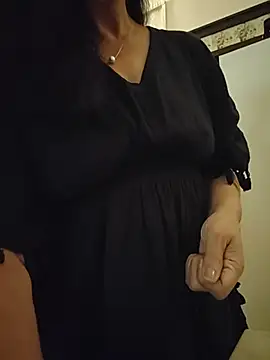 NakedMILFx Chat XXX live