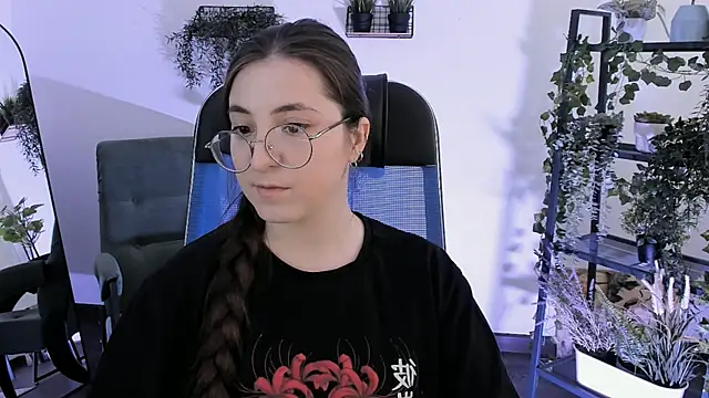 VirtuallVoyantのライブXXXチャット