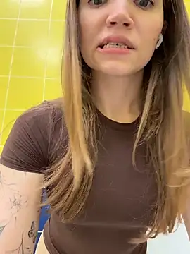 StreetSquirtのライブXXXチャット