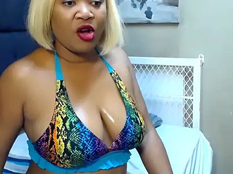 BigBunSquirtのライブXXXチャット