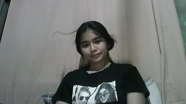 SarinaWhisentonのウェブカメラショー