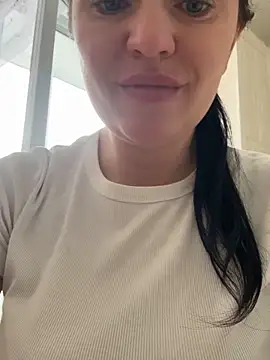 Chatroom XXX en direct de Velunaa