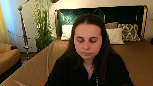 MikaFoxy's Webcam Show