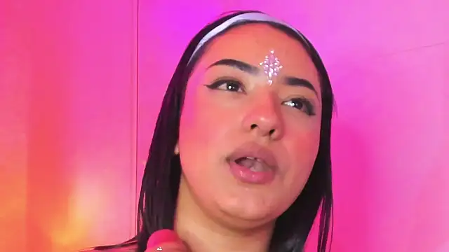 Kendall_curves 라이브 XXX 채팅