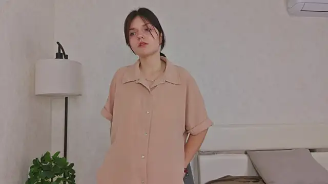 NyraVesperis' Live XXX Chat