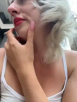 Chat +18 de RonnieKiss ao vivo