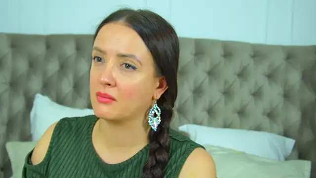 دردشة ElinaBellucci الجنسية المباشرة