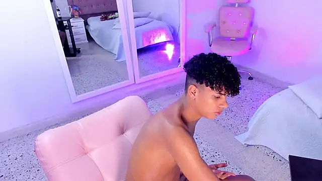 Jack_Rusel Adlı Modelin Canlı XXX Sohbeti