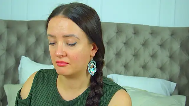 ElinaBellucci Chat XXX live