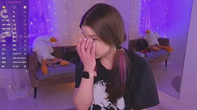 Mira_Falls élő XXX-chatje