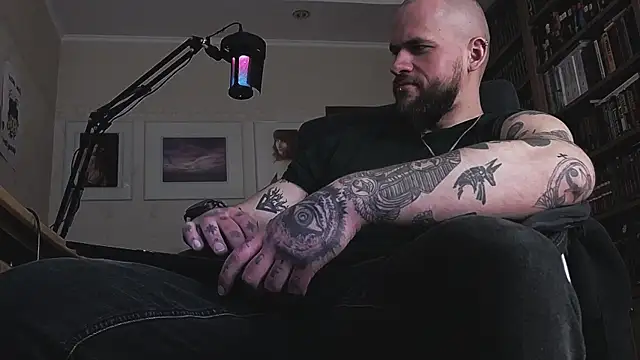 XXX chat uživo modela FindomJason