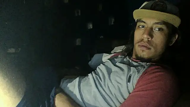 AlexAlejandro13 在線直播表演